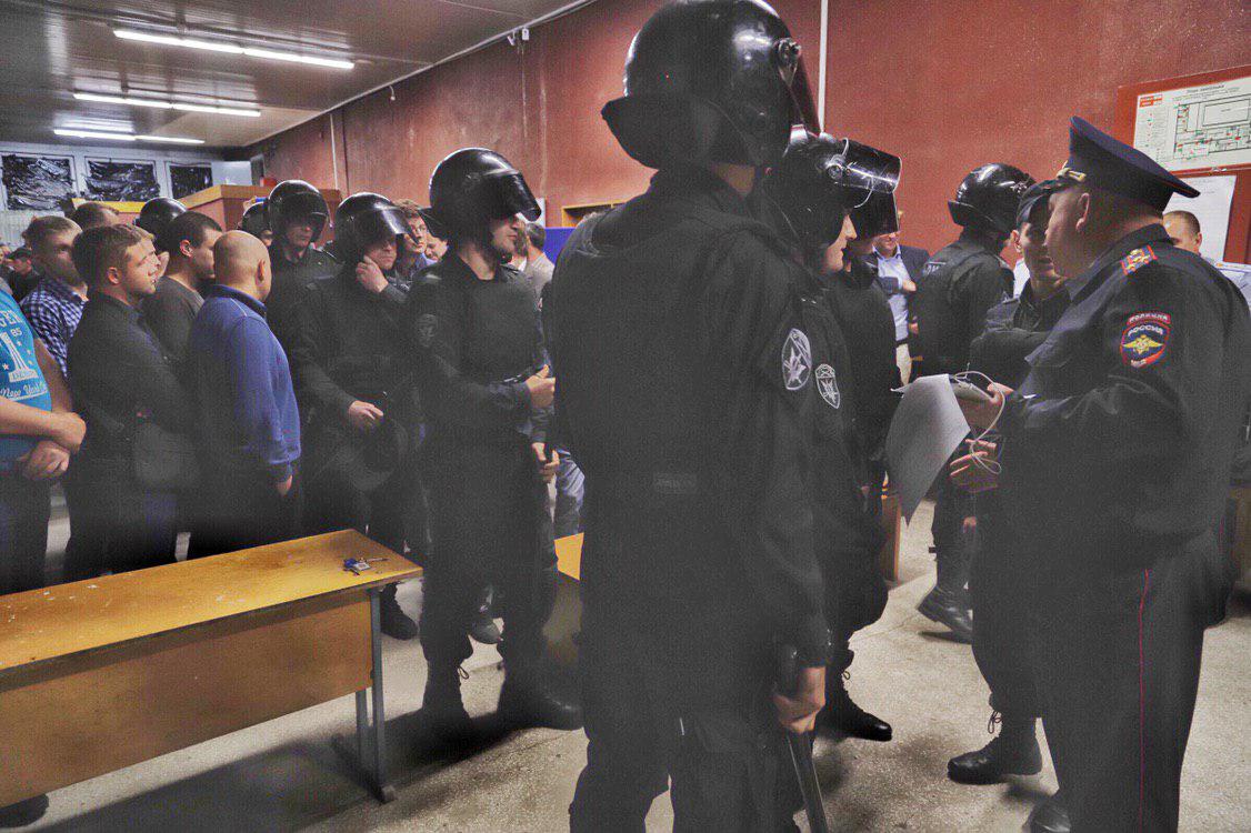 В Петербурге подсчет голосов охраняет полиция в броне: хронология событий