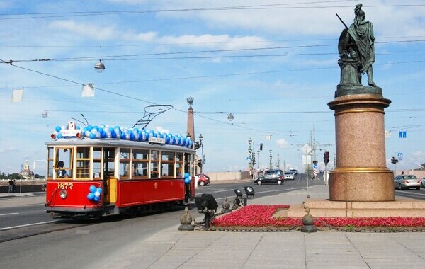 По Петербургу запустят туристический ретротрамвай