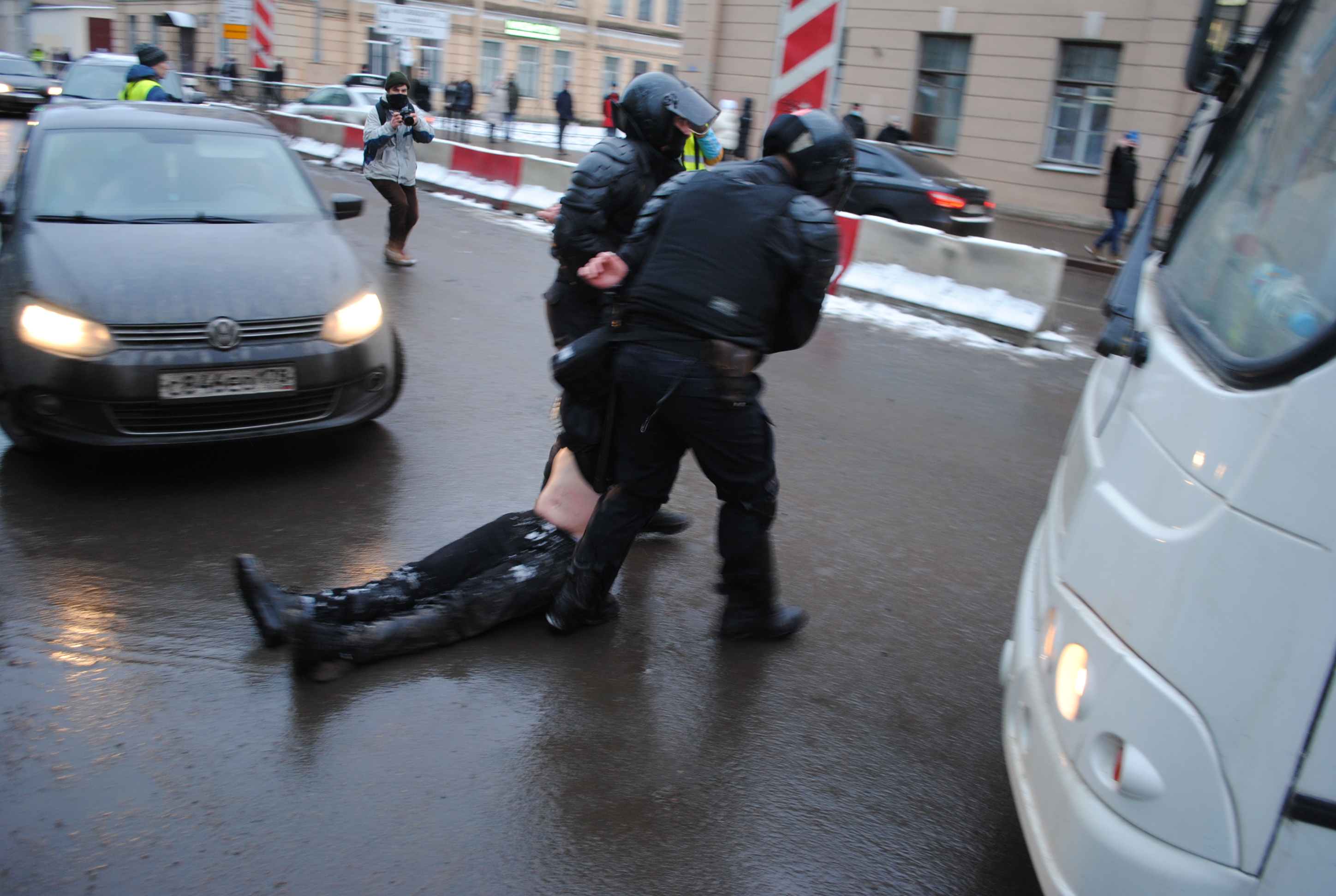 Воскресное шествие в Петербурге завершилось у ТЮЗа