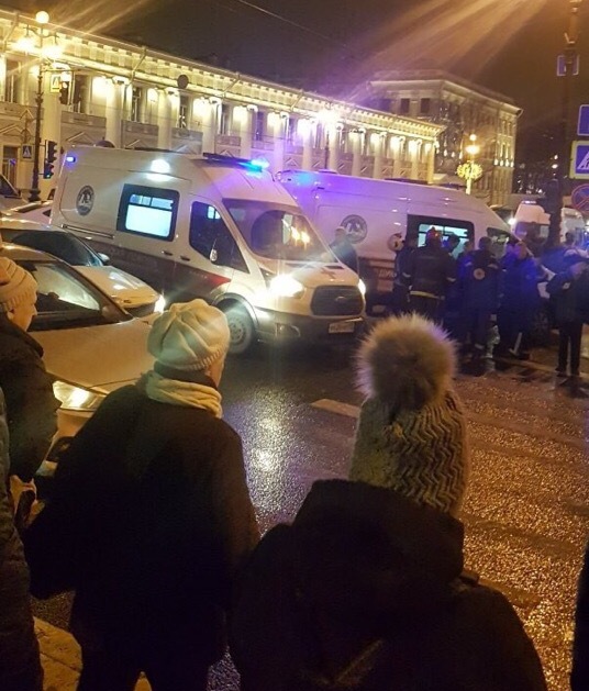 Прекращено дело водителей, смявших толпу пешеходов у Аничкова моста