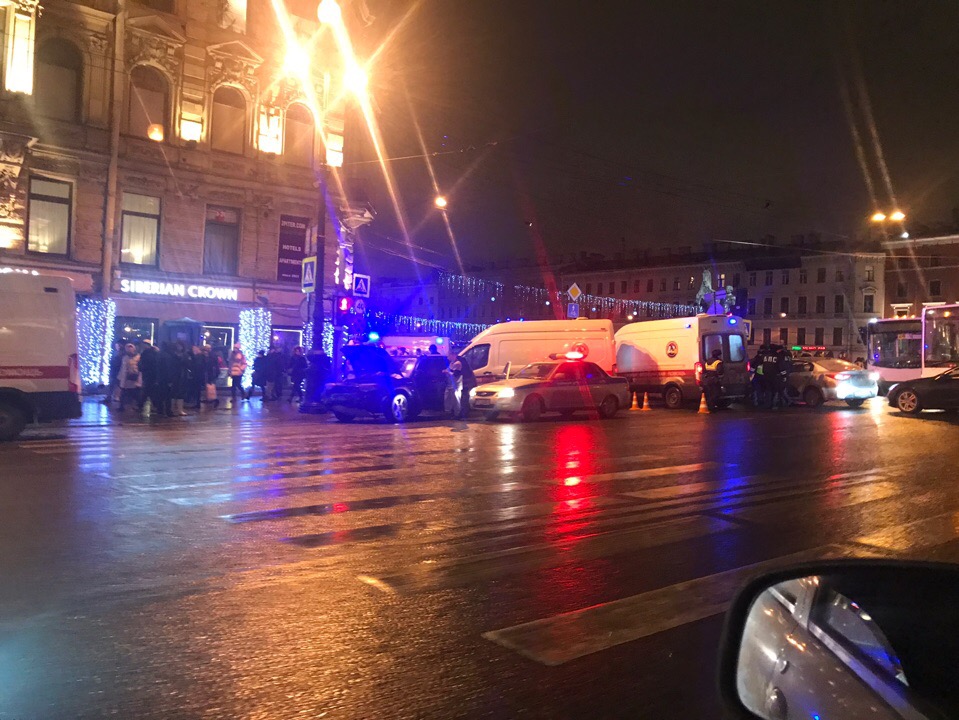 Прекращено дело водителей, смявших толпу пешеходов у Аничкова моста