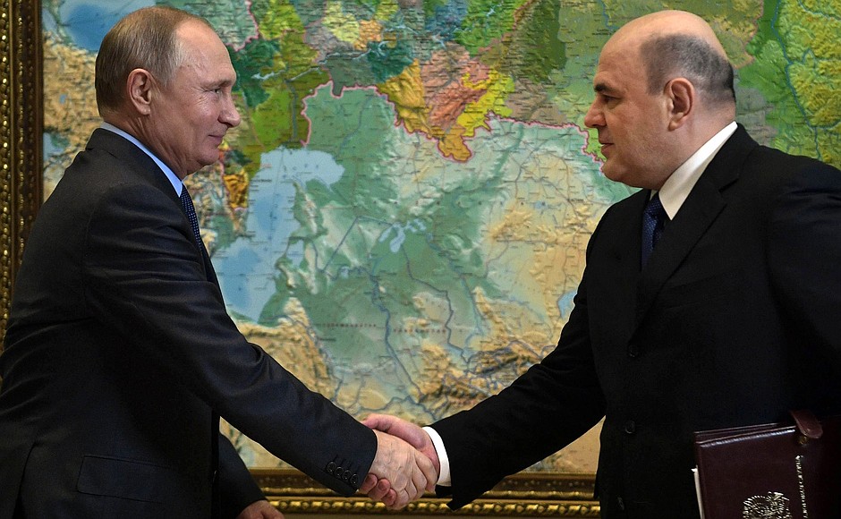 Путин предложил пост премьера главному налоговику Михаилу Мишустину
