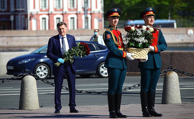 Масочно-перчаточный режим в Петербурге выдохся без единого штрафа