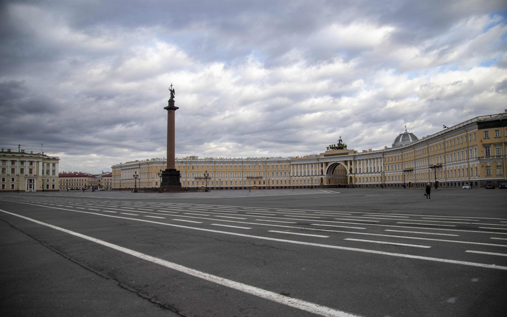Власти еще больше ограничат Петербург