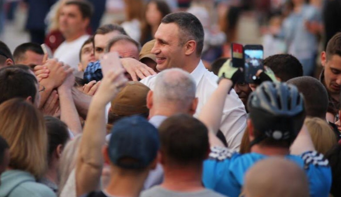 Премьер Украины предложил Зеленскому уволить Кличко с поста мэра Киева