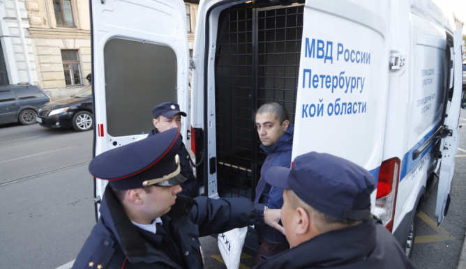 Петербуржцы провели пикеты в защиту «заложников» Московского дела