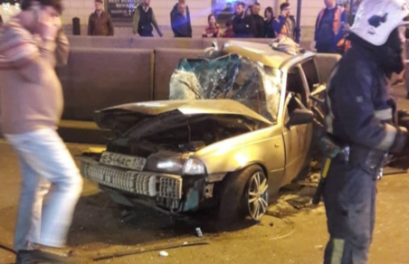 Нетрезвый водитель устроил ночью крупное ДТП на Невском проспекте