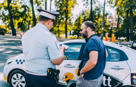Петербургские инспекторы поймали за неделю 1500 таксистов-нарушителей