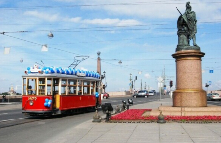 По Петербургу запустят туристический ретротрамвай