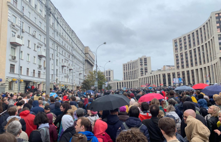 «Яблоко» на митинге требует отставки главы Мосгоризбиркома Горбунова