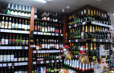Минздрав предрекает уже в декабре запрет продажи спиртного лицам до 21 года
