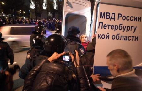 В Петербурге задержали депутата на демонстрации в честь 7 ноября