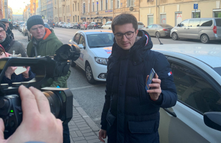 За стоянку в Петербурге деньги снимет мобильная «Паркоматика»