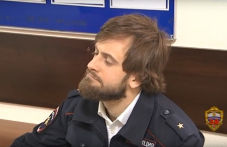 В Москве задержали Петра Верзилова в полицейской форме: видео