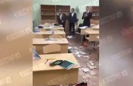 В День знаний на петербургских школьников обвалился потолок