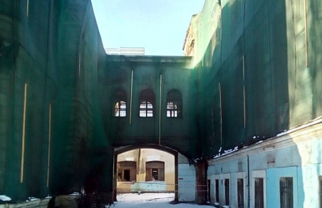 Мошенницы добыли 12 млн рублей на разоренном особняке Игеля