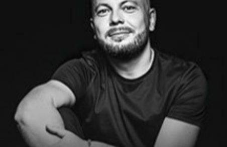Ярослав Сумишевский выступит на петербургской крыше-сцене