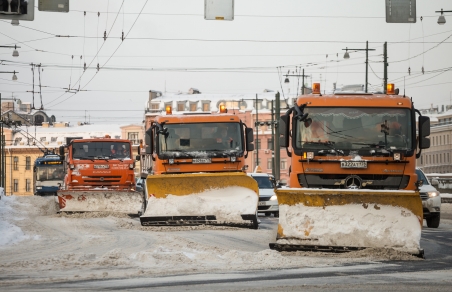 Полиция Петербурга рассказала, какие улицы закроет на снегоуборку