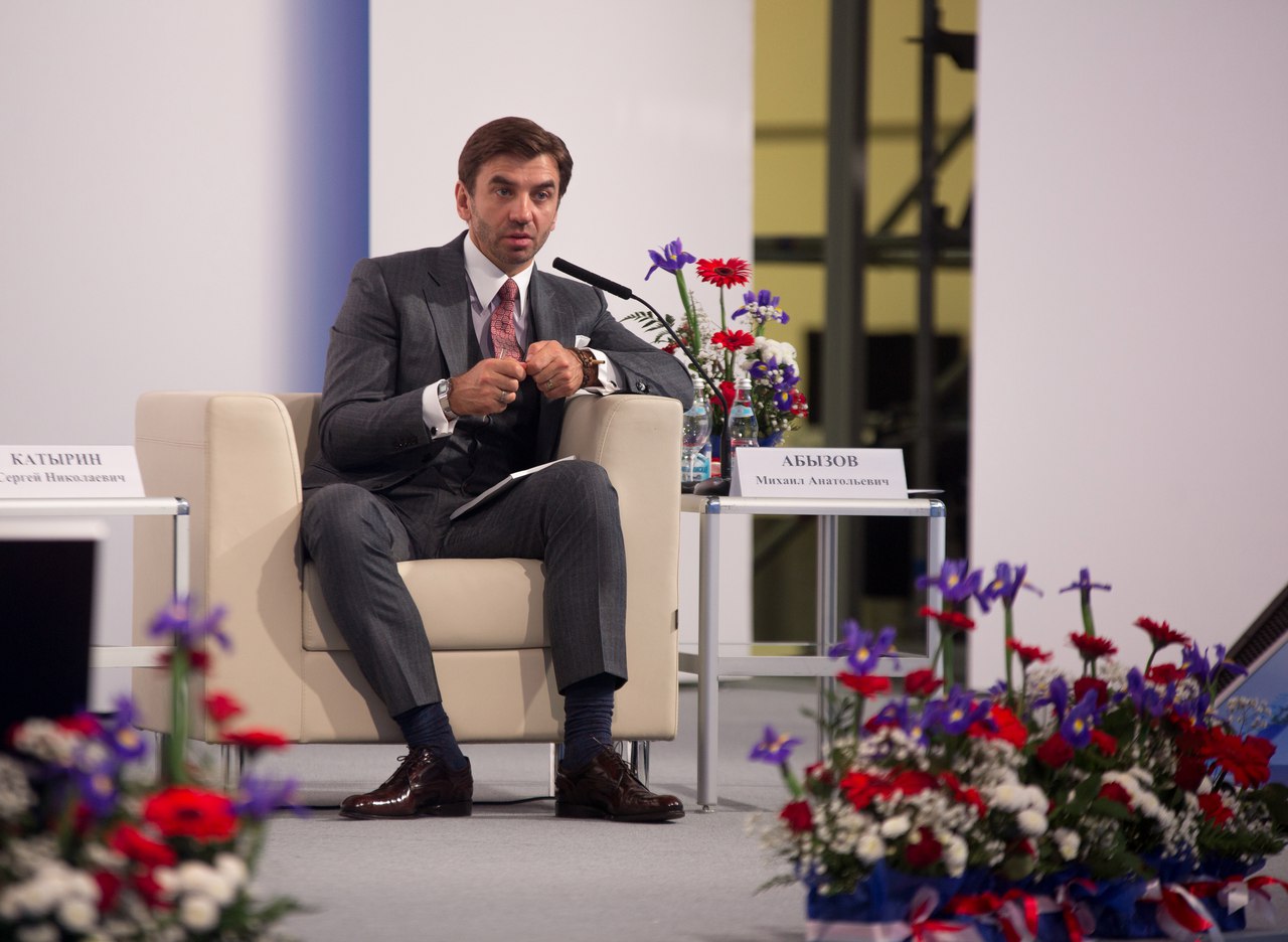 Суд арестовал почти €122 млн. на банковских счетах Абызова