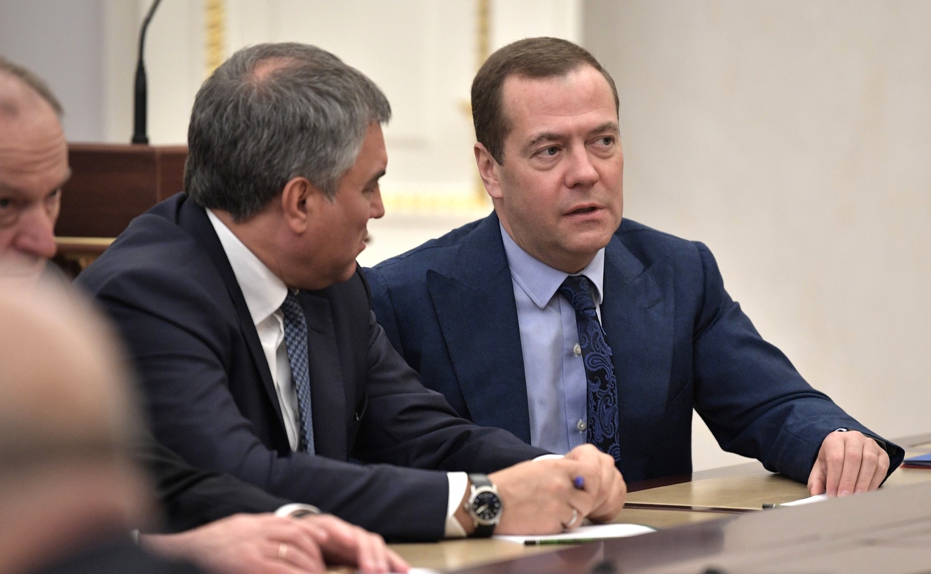 Медведев обеспокоен нехваткой доверия к «Единой России»