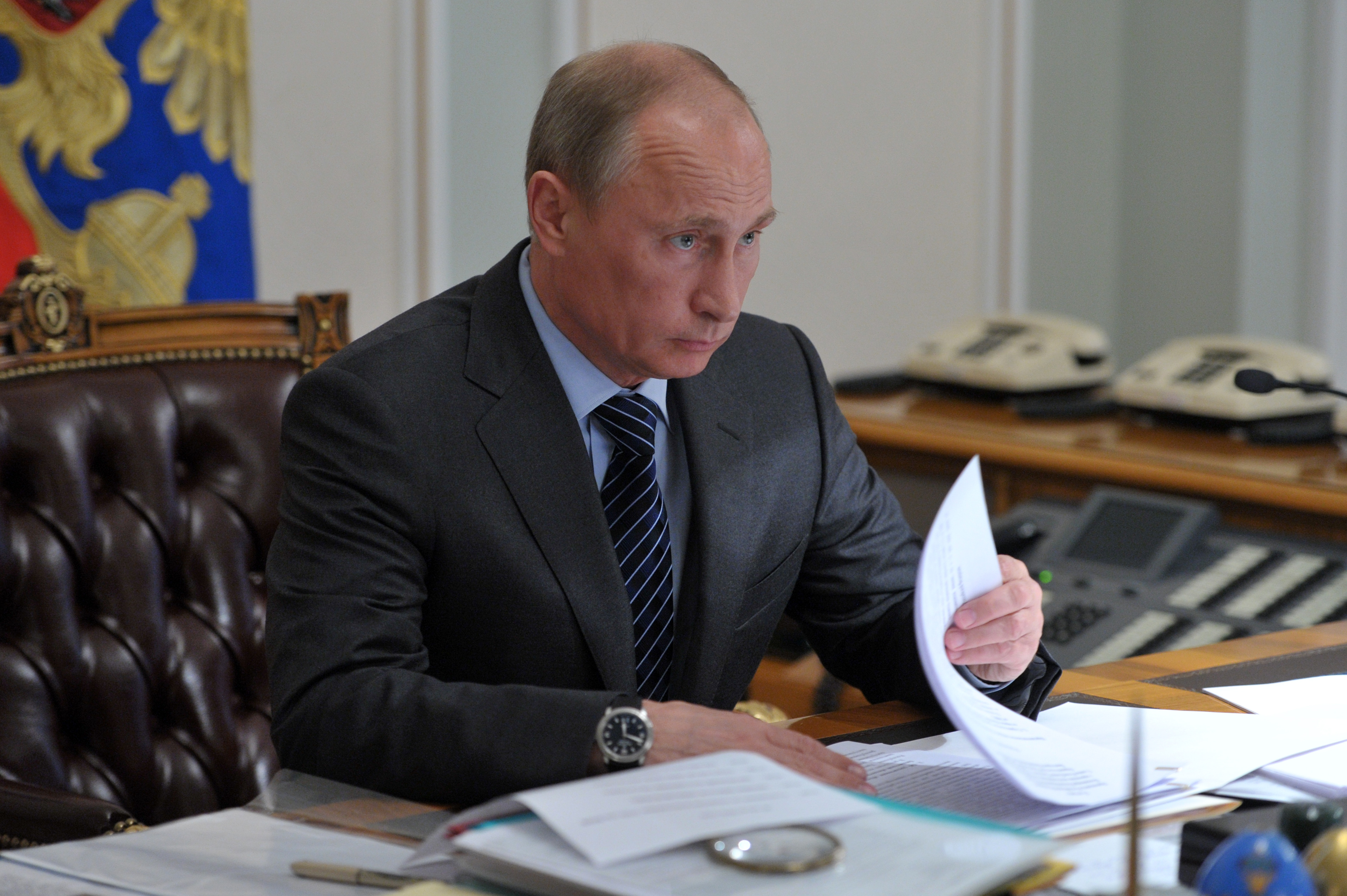 После замечаний Кремля социологам рейтинг Путина за ночь взлетел на сорок процентов