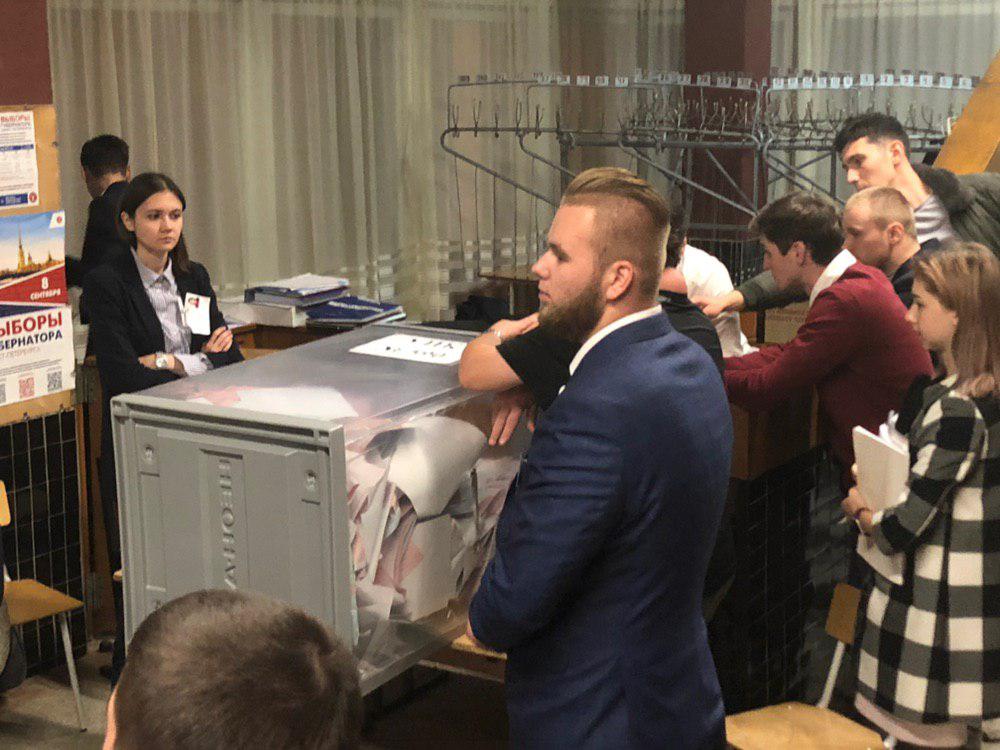 В Петербурге подсчет голосов охраняет полиция в броне: хронология событий