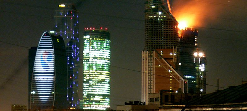В высотном комплексе зданий «Федерация» тушат пожар в башне «Запад»