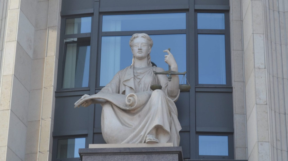 Экс-начальнице почты на севере Петербурга дали 7,5 года за коррупцию