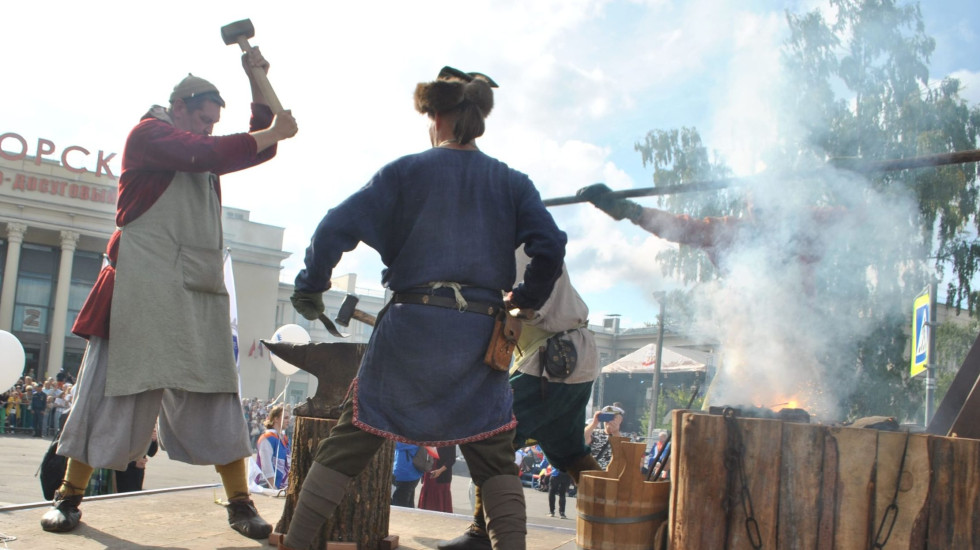 Узел машины дорожного предприятия в Петербурге изувечил механика