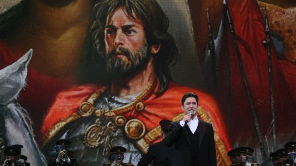 Зара, Герелло, Чернецов и Воробьева спели для защитников России