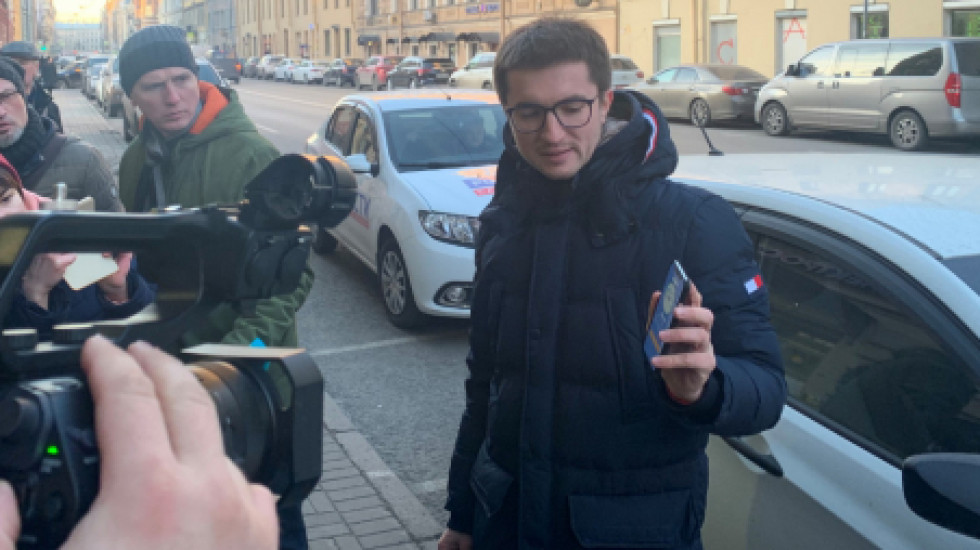 За стоянку в Петербурге деньги снимет мобильная «Паркоматика»