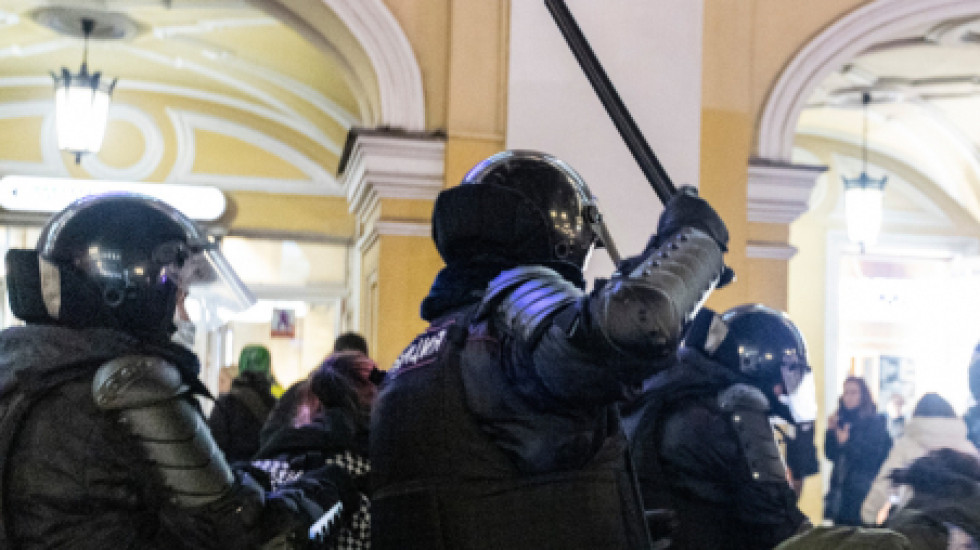 После приговора Навальному задержаны 1408 протестующих