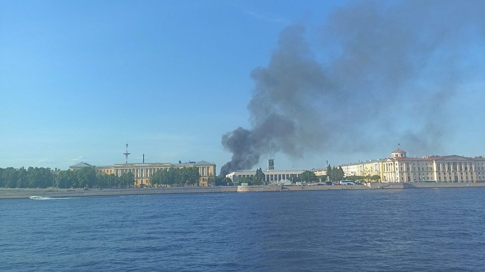 В Петербурге крупный  пожар вблизи Финляндского вокзала
