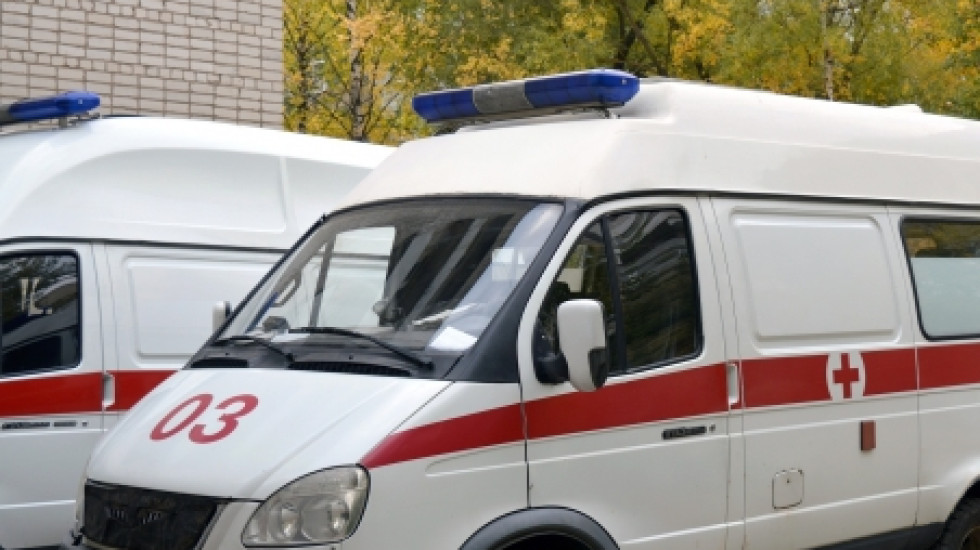 Житель петербургской коммуналки травмировал дверью сотрудника «скорой»