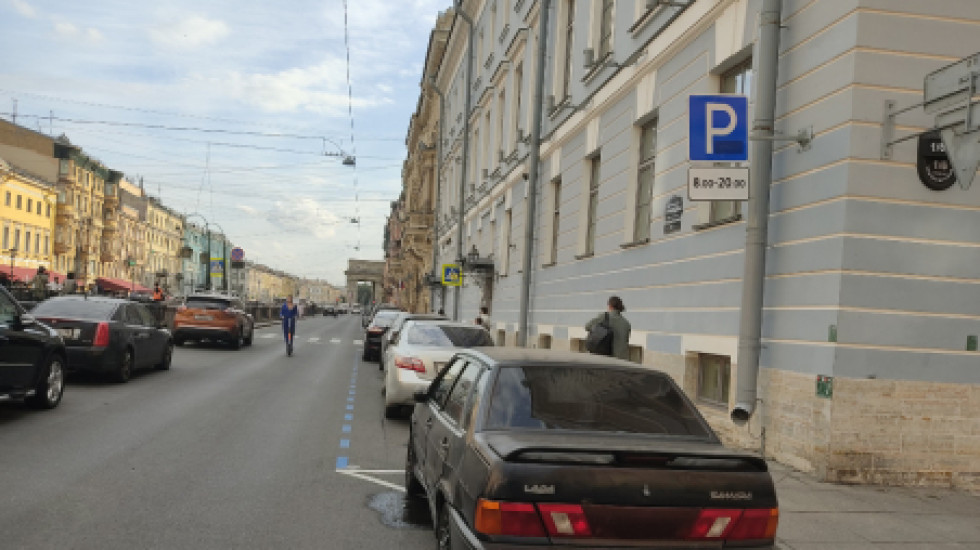 Платная парковка шагает по Петербургу