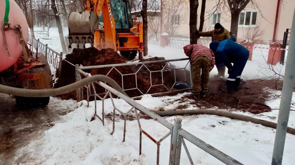 В размыве теплотрассы обварились пять школьников Ивановской области