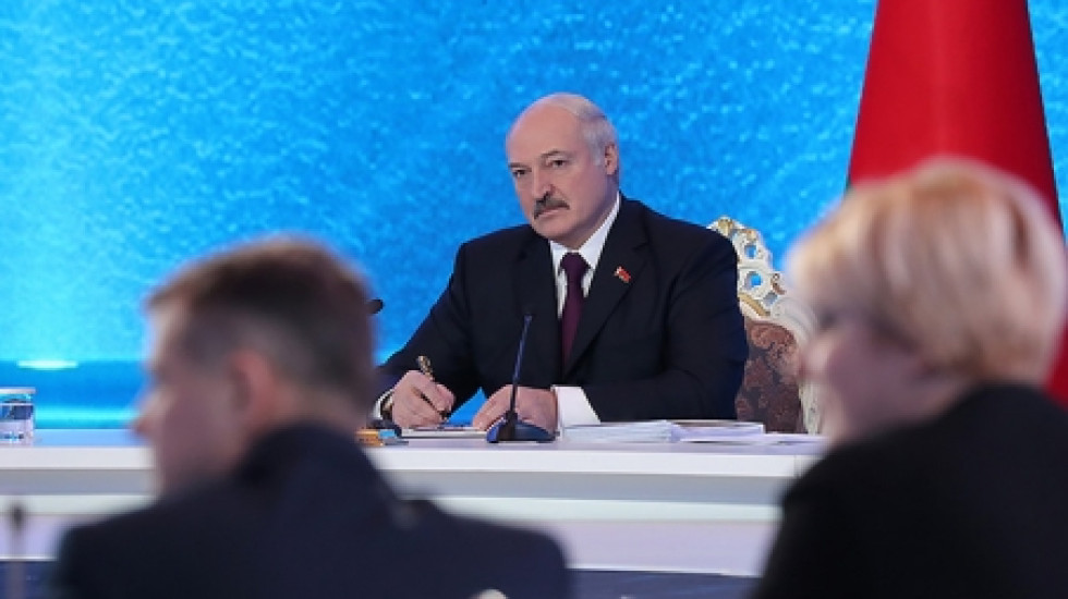 Лукашенко заявил, что украинцы за Крым не умирали и молча согласились с его потерей
