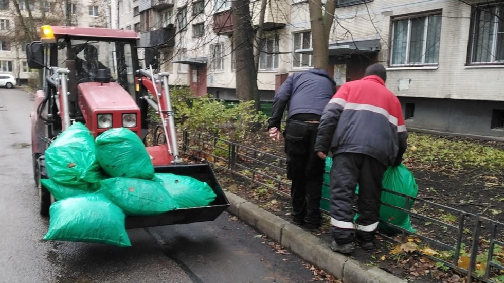 Суд оштрафовал Жилищное агентство Невского района за шум техники