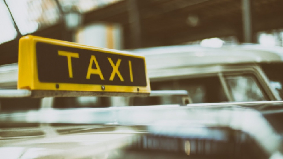 Треть автомобилистов предпочитают периодически ездить на такси