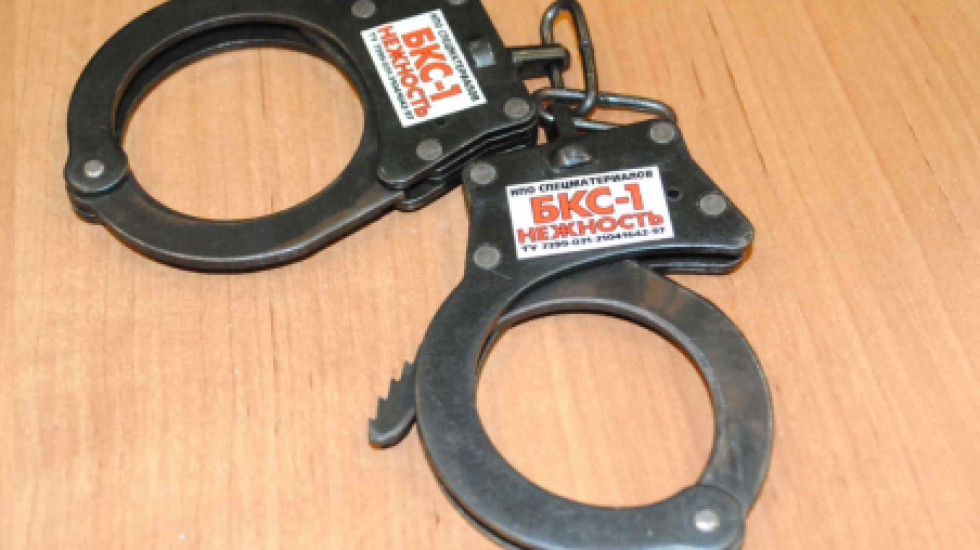 Уральская ДПС заковала в наручники врача, забывшую документы