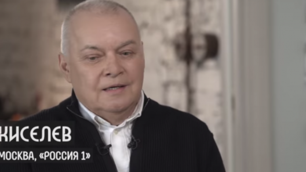 Киселев на просьбу назвать размер своей пенсии предложил Дудю показать свой пенис