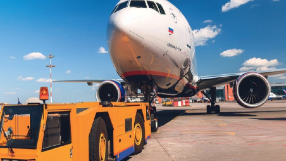 СМИ: Летевший в Москву лайнер A320 подал сигнал о потере радиосвязи