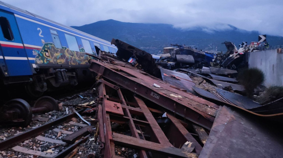 При столкновении поездов в Греции погибло свыше 30 человек