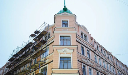 Разумишкин: ремонт дома 1/44 на Большой Зелениной продлится еще год