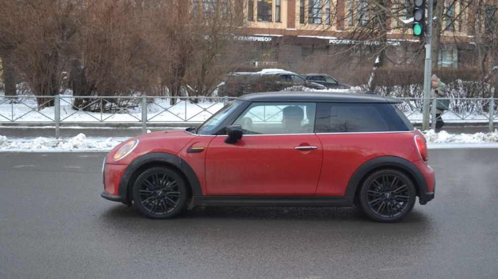 Слежка за машиной бывшей жены привела петербуржца под следствие