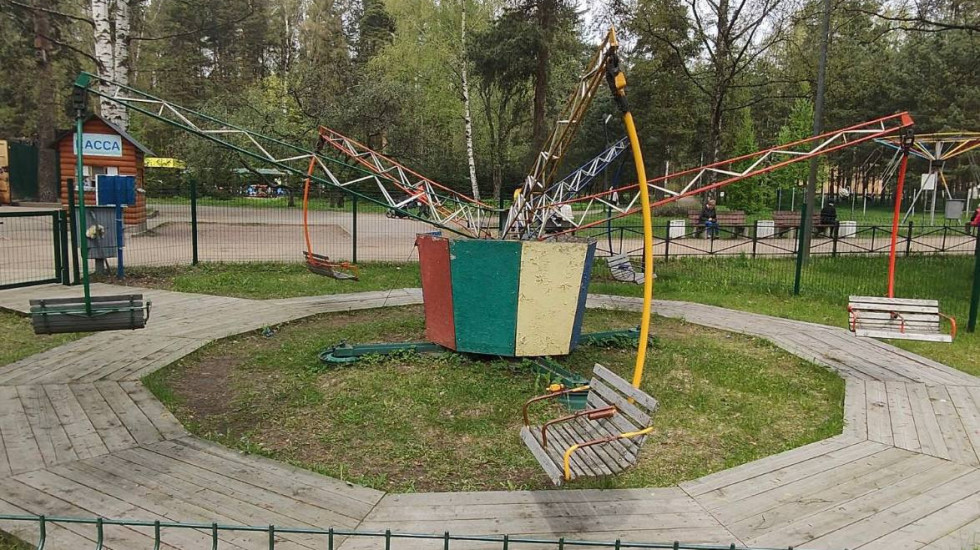 На детских каруселях в парке «Сосновка» найдены изъяны