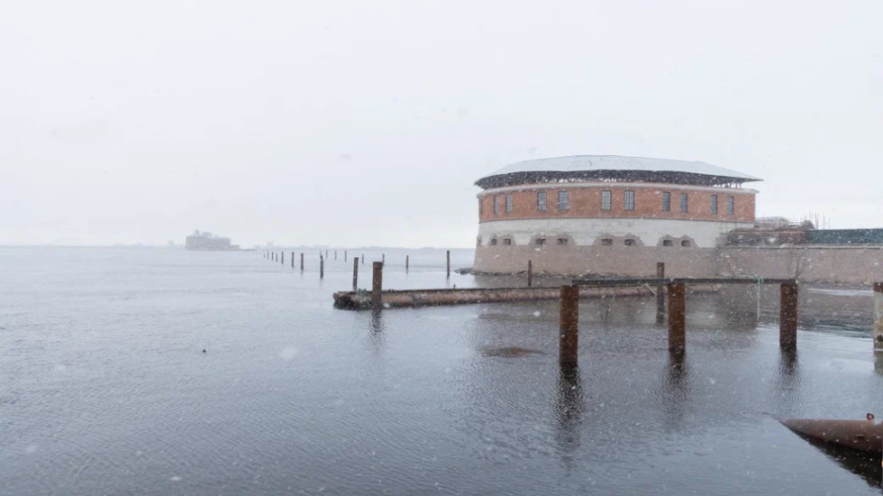 Буровики Водоканала прокладывают трубы к форту Александр Первый