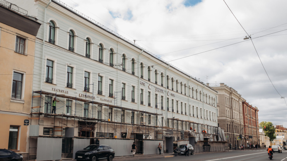 Расчистка фасада дома Коровина открыла исторический декор