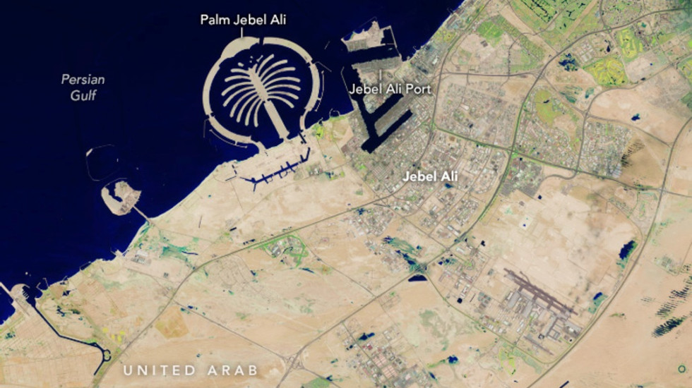 Спутник показал последствия потопа в Эмиратах