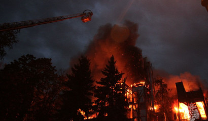 Сгоревший фитнес-центр в Приморском парке Победы убран окончательно